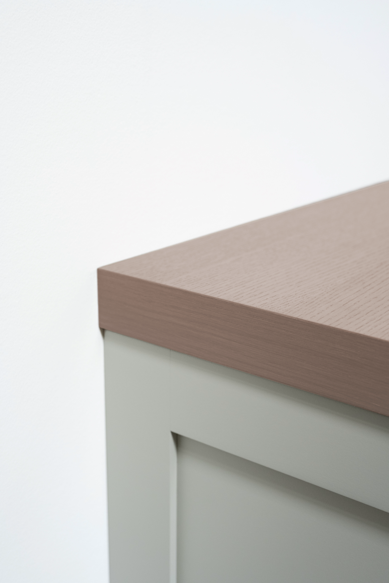 Driftwood grey slab cabinet top
