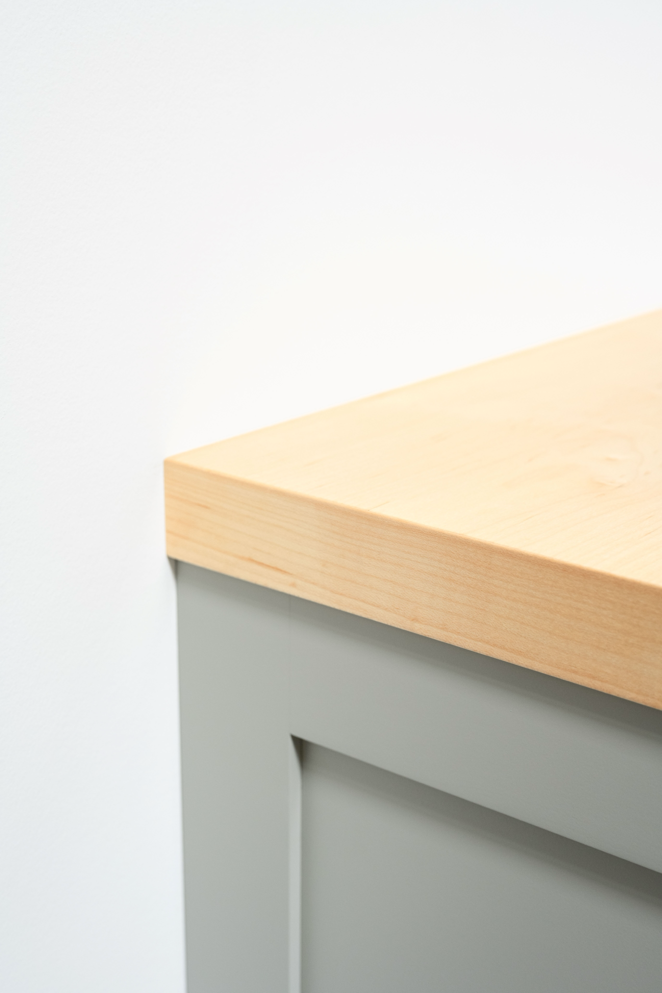 Maple slab top angle view